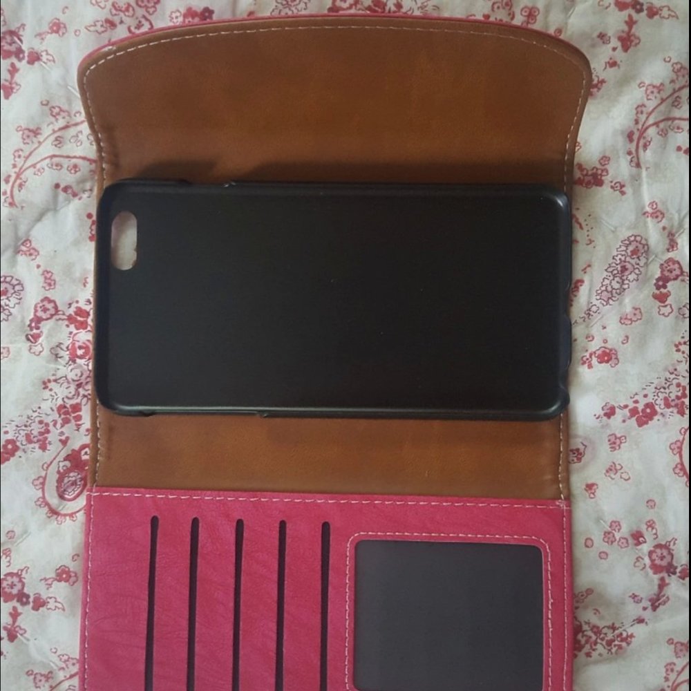 Pink Wallet with Rhinestone trim - Picture 3 of 3